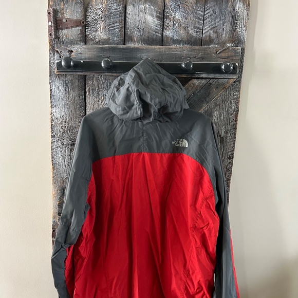 Men's North Face Light Jacket Full Zipper Jacket w/Hood Red & Grey - Size Large - Picture 2 of 3